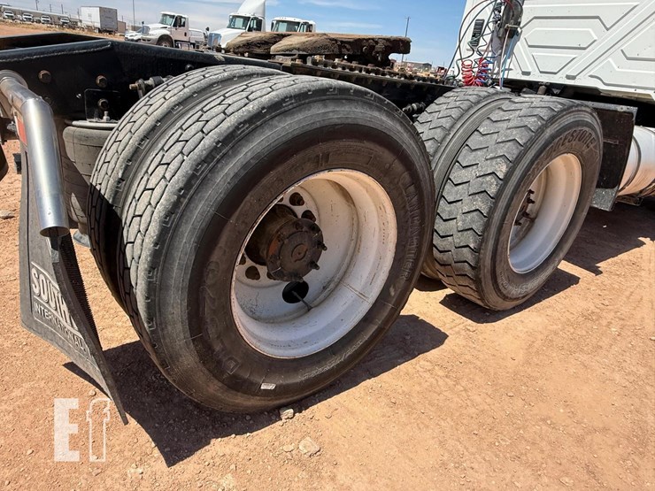 2016-international-durastar-4400-image-25