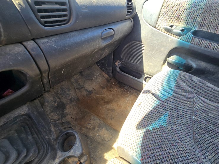 2000-dodge-ram-3500-image-36