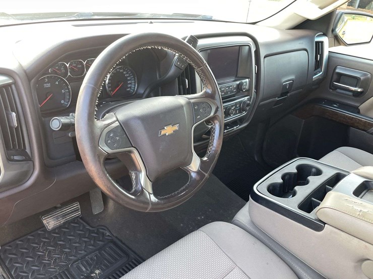 2016-chevrolet-silverado-1500-lt-image-11