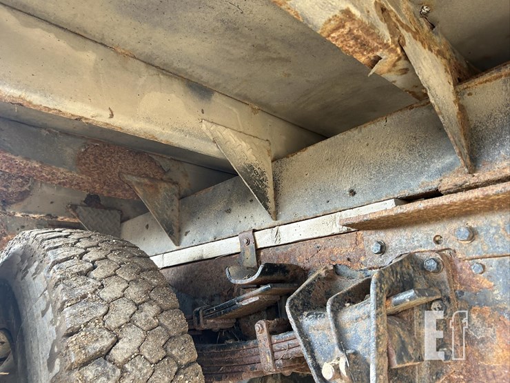 2002-international-4700-image-11