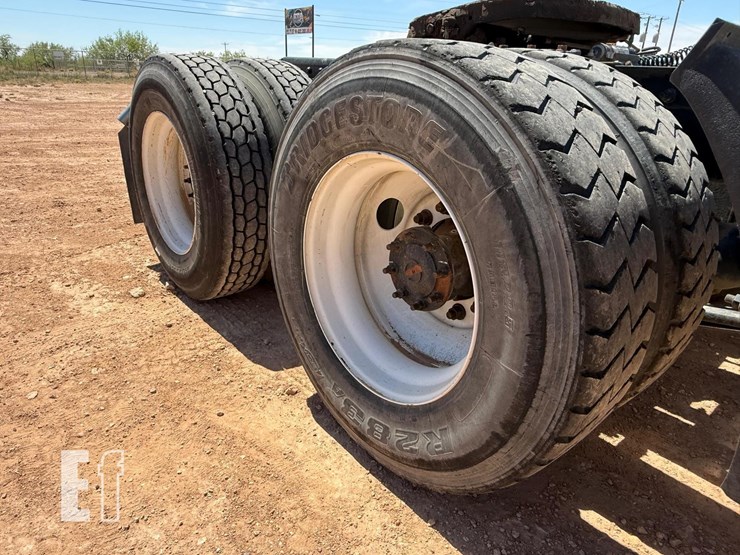 2016-international-durastar-4400-image-23