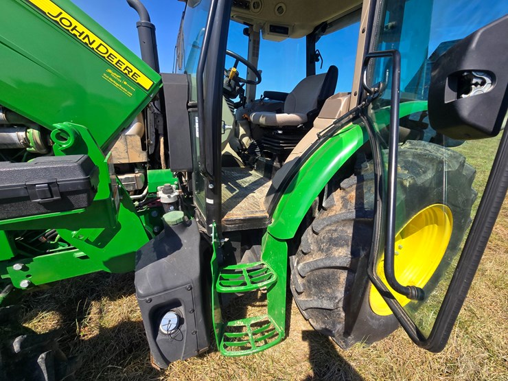 2019-john-deere-5100e-image-29