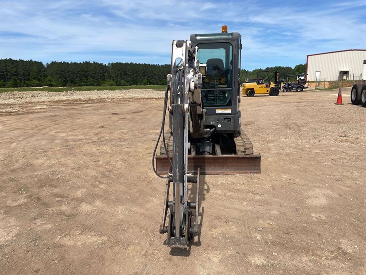 2011-bobcat-e35-image-6