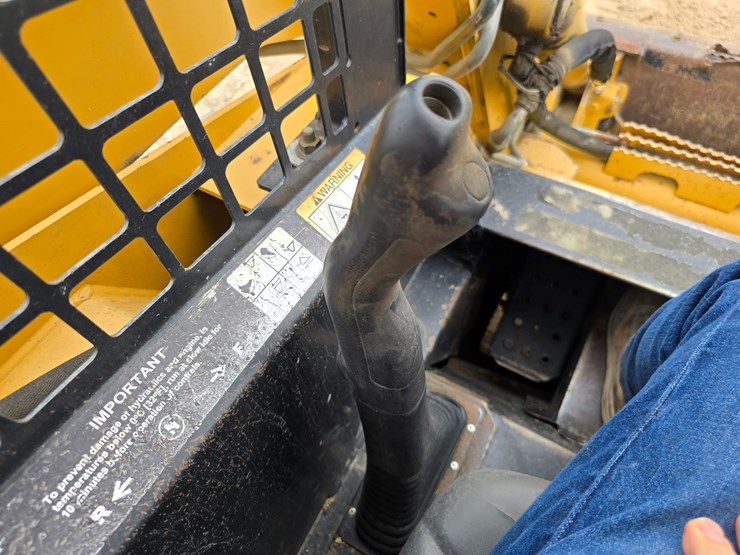 #22607-•-2008-deere-332t-skid-steer-image-57