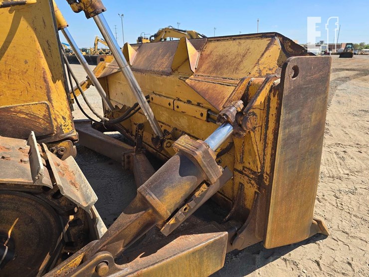 2006-caterpillar-d6r-iii-image-11