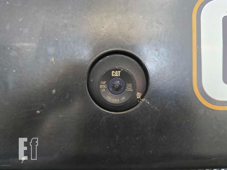 2021-caterpillar-242d3-image-23