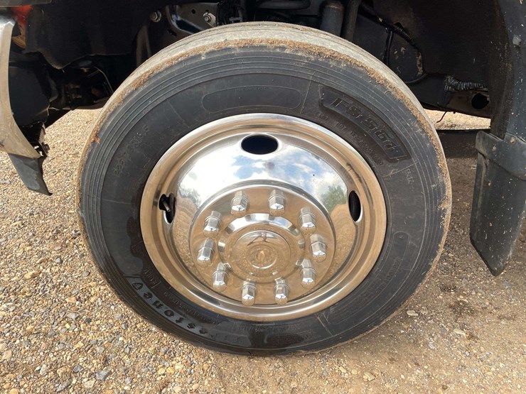 2017-ford-f550-xl-image-19