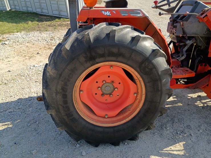 2001-kubota-l4300-image-56