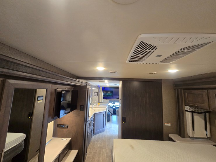 2020-ford-f550-image-60