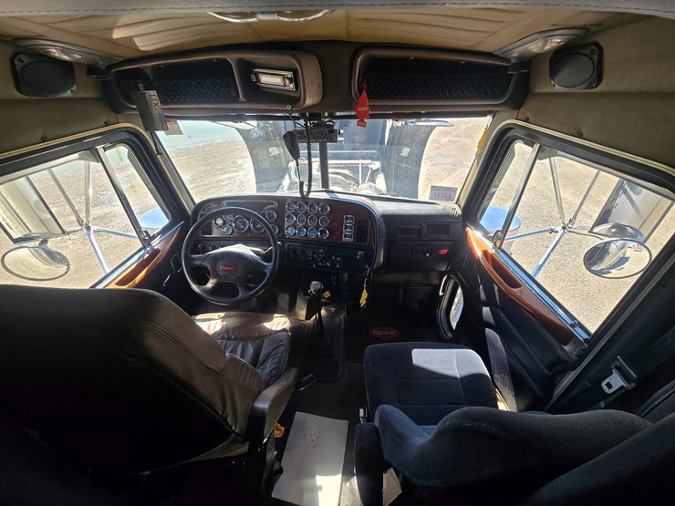 2005-peterbilt-379-image-78