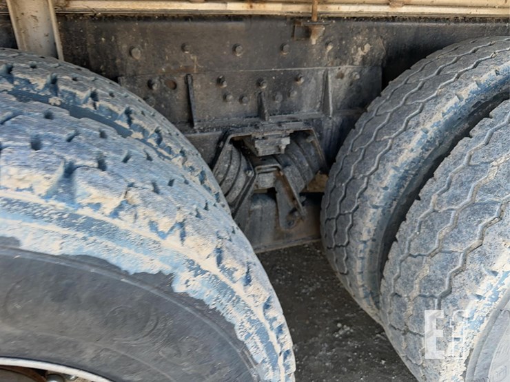 1999-kenworth-t800-image-12