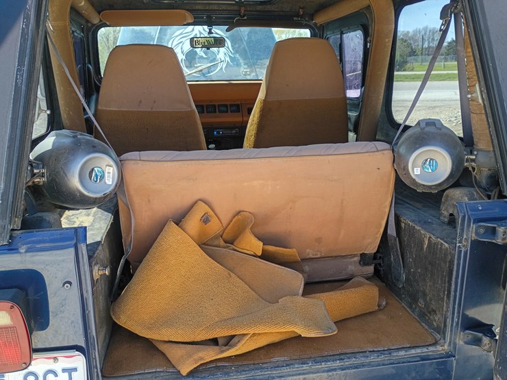 1993-jeep-wrangler-image-60