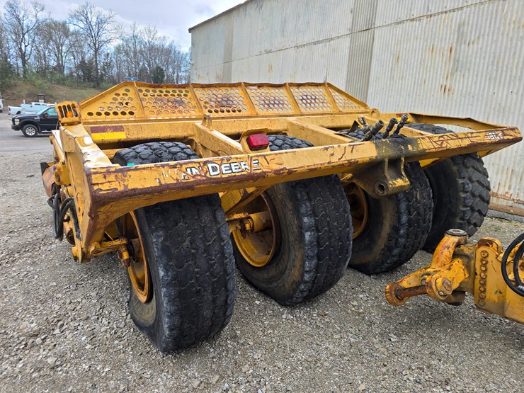 2006-deere-1812c-image-9