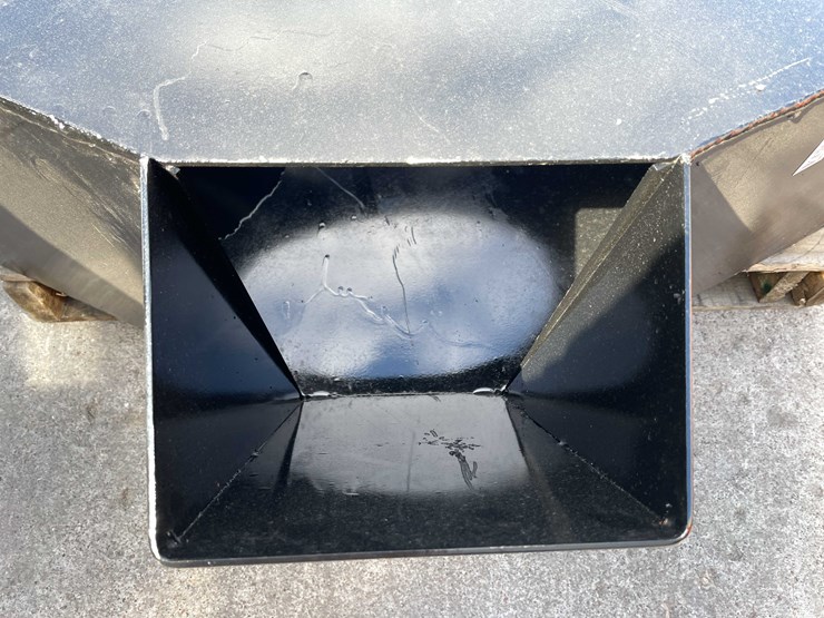 #7093-•-mini-universal-attach-concrete-bucket-(o2)-image-10