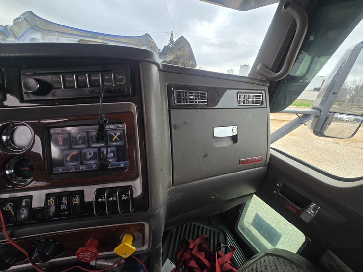 2014-kenworth-t660-image-79