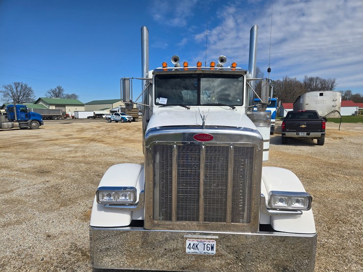 1996-peterbilt-377-image-32