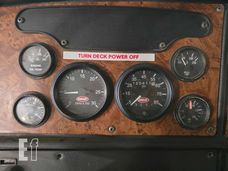 2004-peterbilt-378-image-12