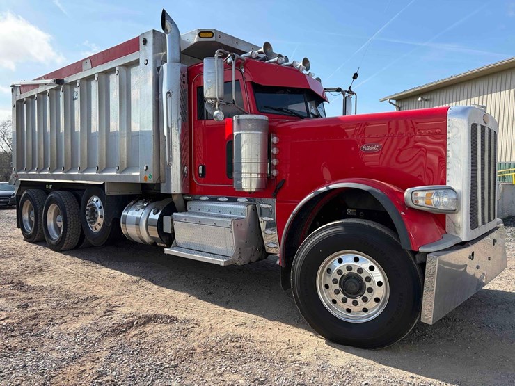 2017-peterbilt-389-image-3