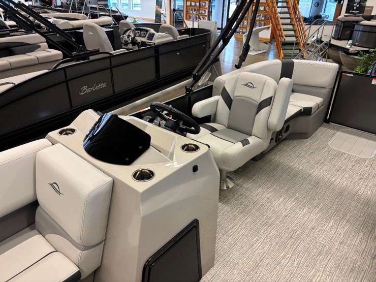 2025-g3-suncatcher-select-20rc-pontoon-image-29