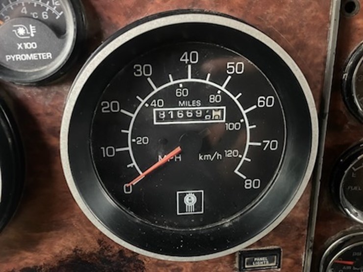 2004-kenworth-t800-image-11