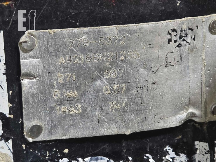 2020-caterpillar-249d-image-17