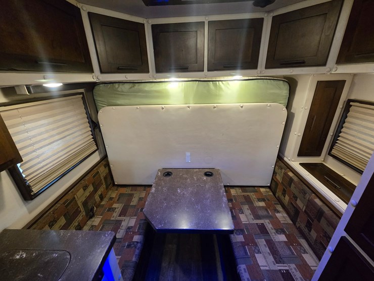 2017-western-star-5700xe-image-85