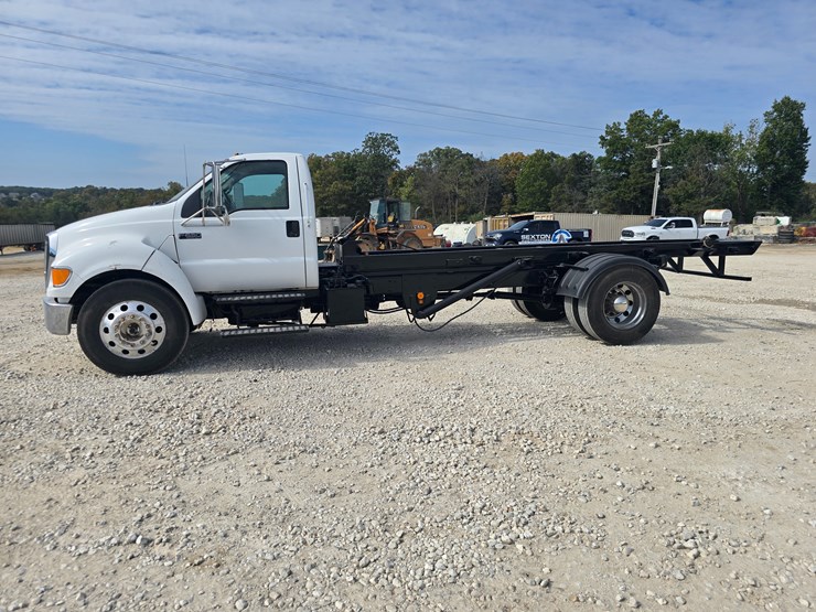 2004-ford-f650-image-7