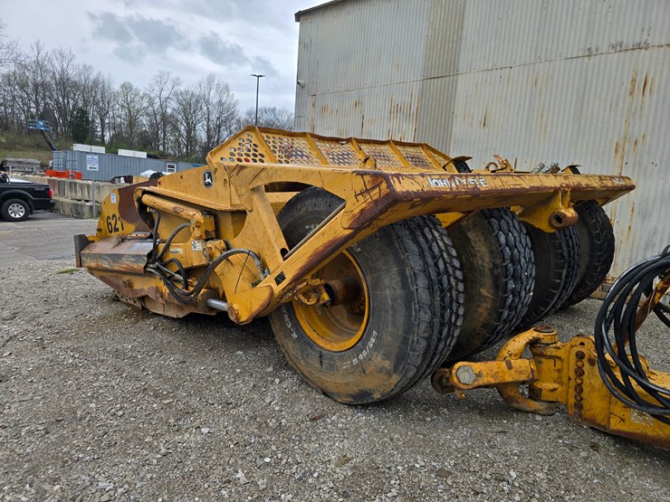 2006-deere-1812c-image-6