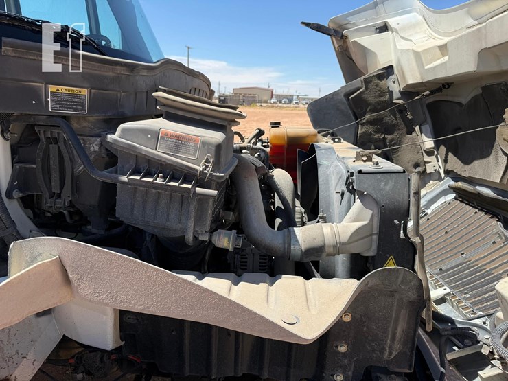 2016-international-durastar-4400-image-29