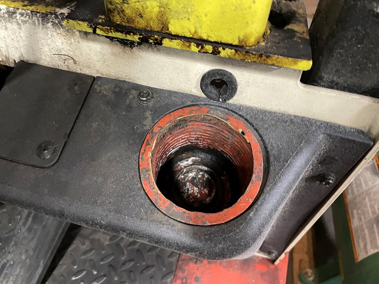 #1467-•-nissan-forklift-(e)-image-22