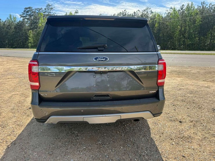 2018-ford-expedition-xlt-image-5