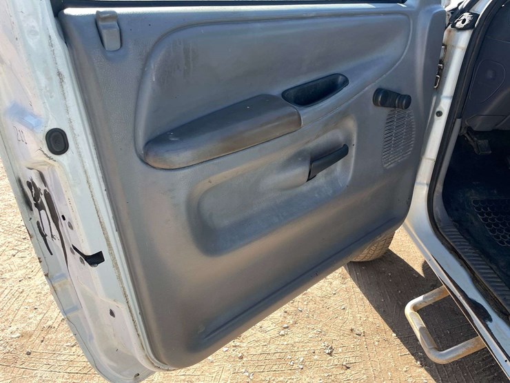 2001-dodge-ram-3500-image-9