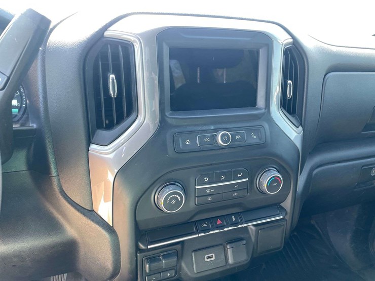 2019-chevrolet-silverado-1500-image-13