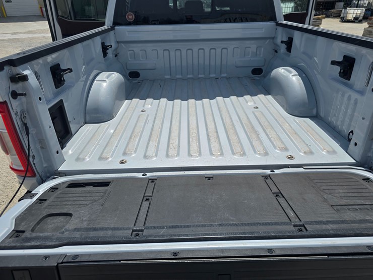 2022-ford-f150-image-60