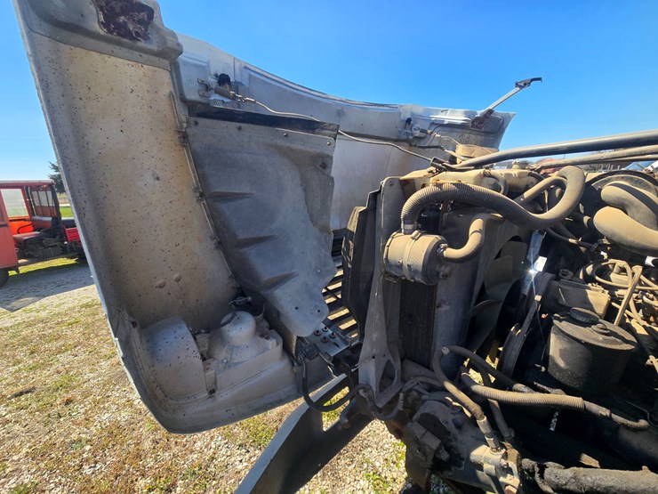 1997-ford-f700-image-24