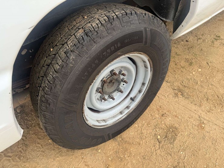 2013-ford-e350-image-9