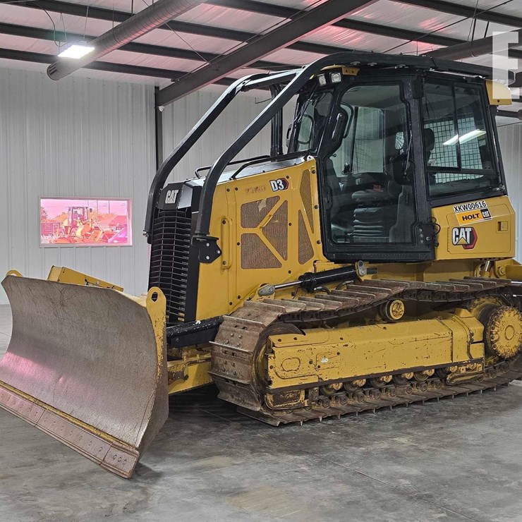 2021 CATERPILLAR D3