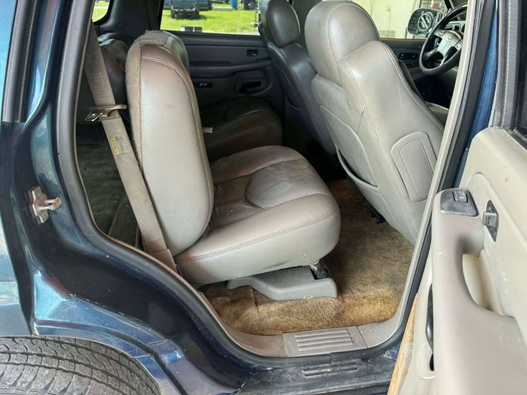 2005-chevrolet-tahoe-image-13