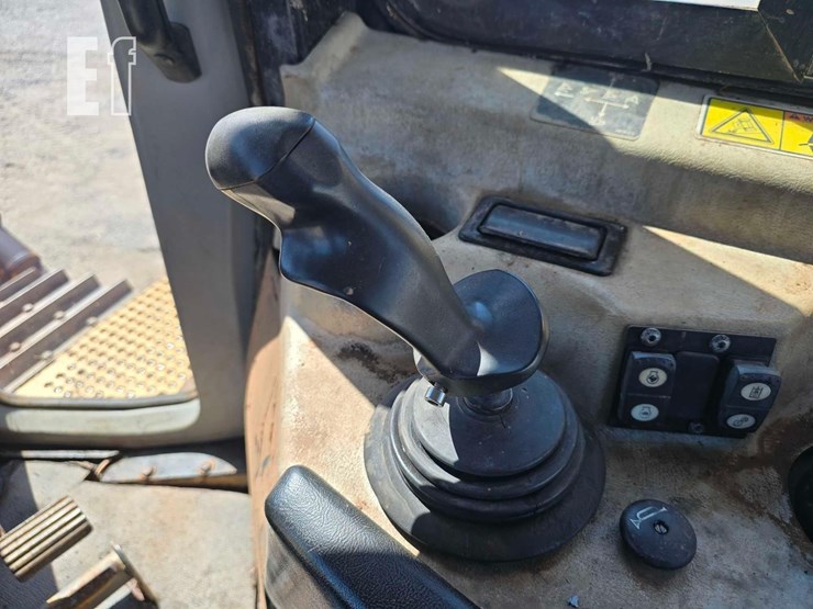 2006-caterpillar-d6r-iii-image-18