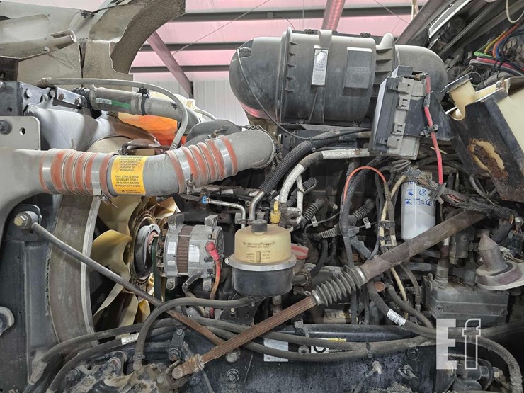 2012-kenworth-t800-image-17