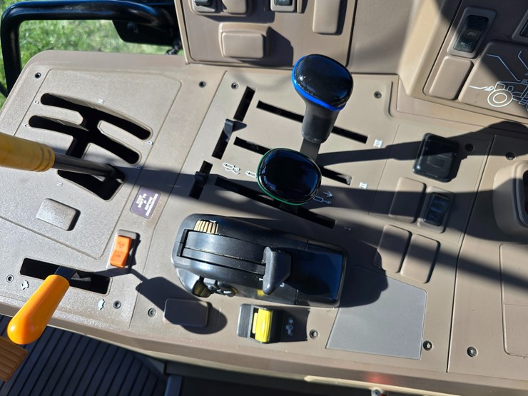 2016-john-deere-6110m-image-56