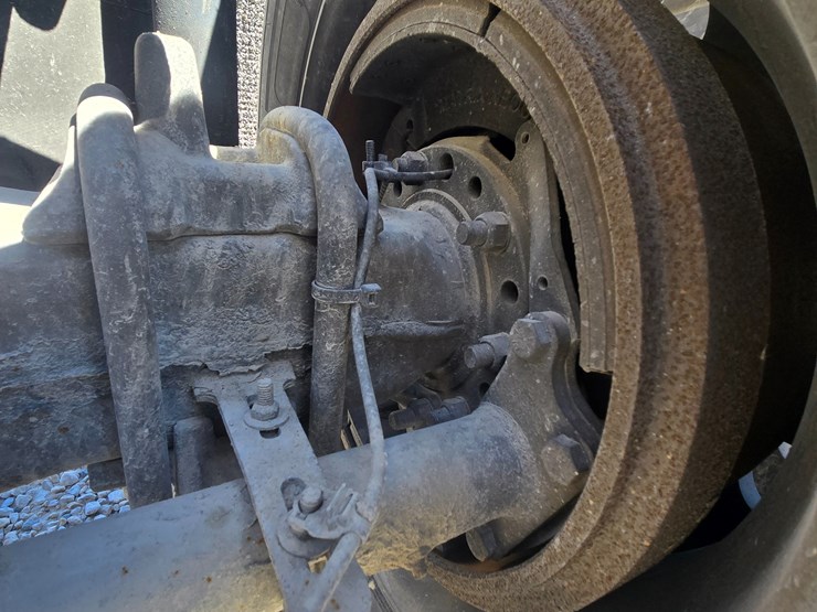 2014-freightliner-cascadia-125-image-88