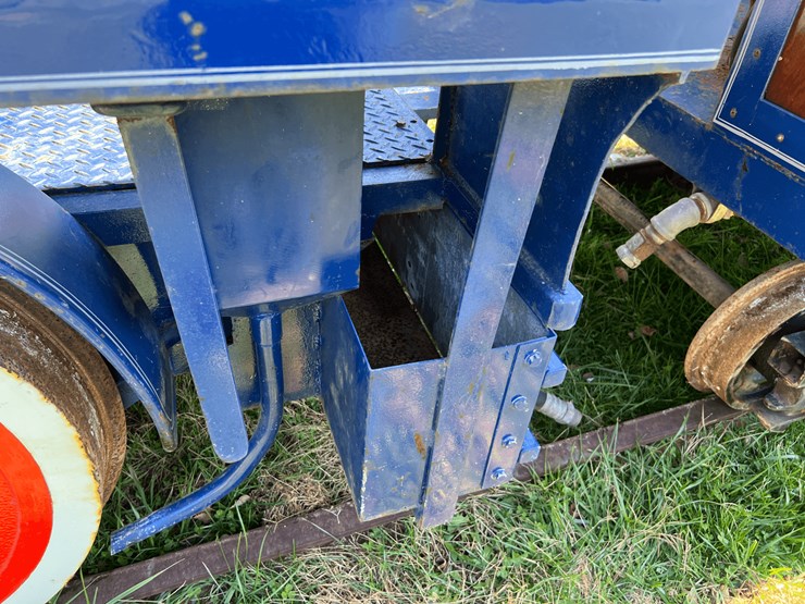 frick-steam-locomotive-with-track-image-161