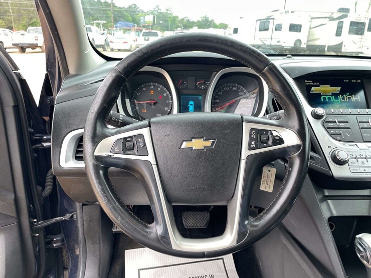 2015-chevrolet-equinox-lt-image-12