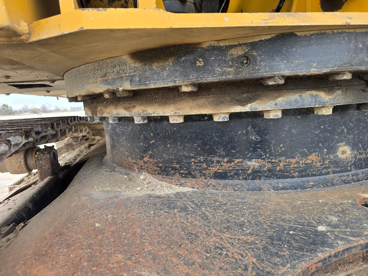 2014-deere-160g-lc-image-31