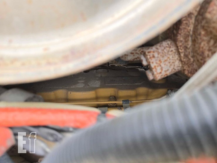 2019-caterpillar-d6-xe-lgp-image-28