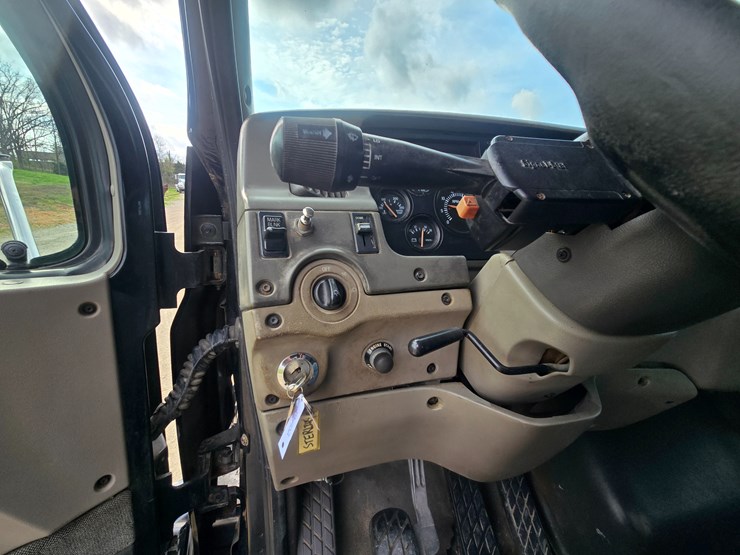 2001-sterling-a9500-image-65