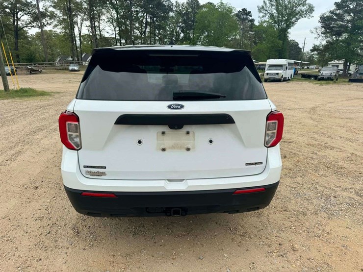 2021-ford-explorer-image-5