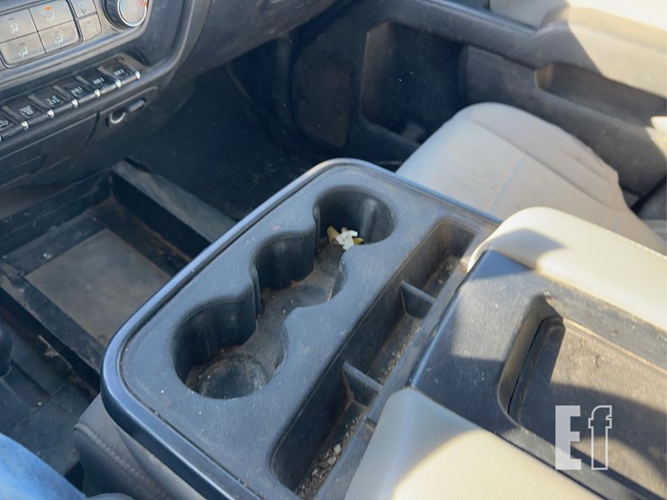 2019-chevrolet-3500-image-12