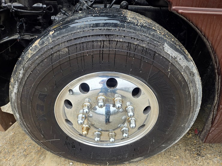 2017-western-star-5700xe-image-132